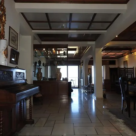 Collector Beach Loft *