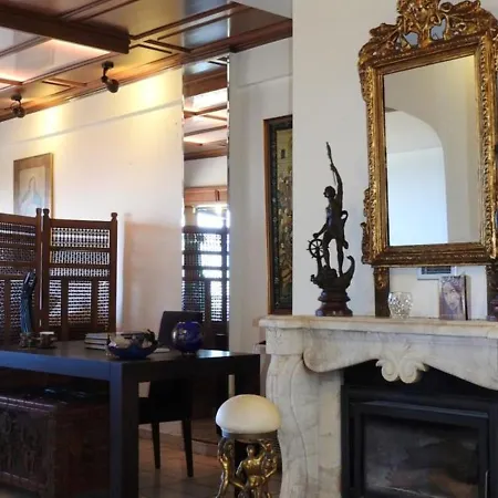Collector Beach Loft Apartment